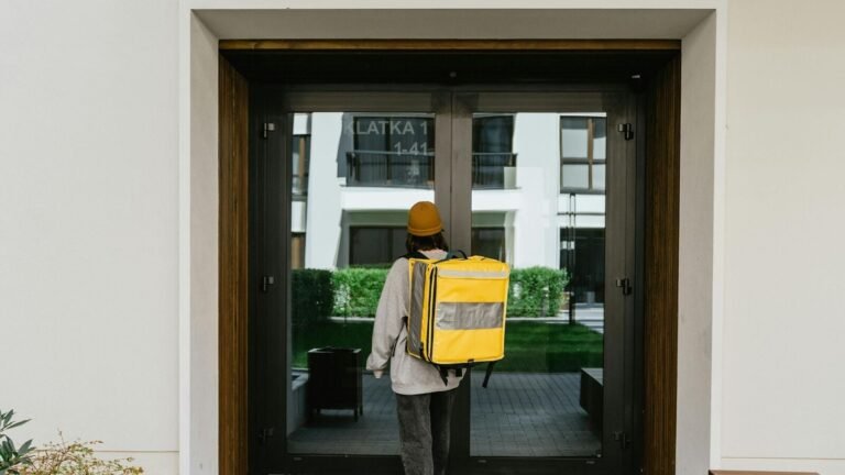 Oxford graduate becomes an agent in China in the middle of the hard labor market Tech Word News