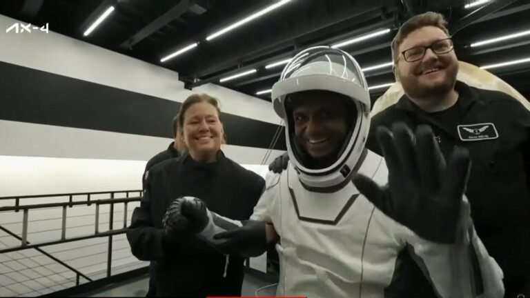 Watch: Shubhanshu Shukla smiles, waves when returning SpaceX Dragon from ISS | Tech Word News