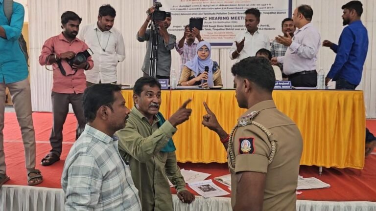 The inhabitants oppose six new stone quarries near Amburk