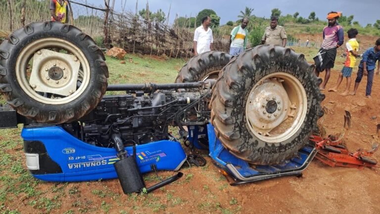 The teenager dies after the tractor sitting inverted