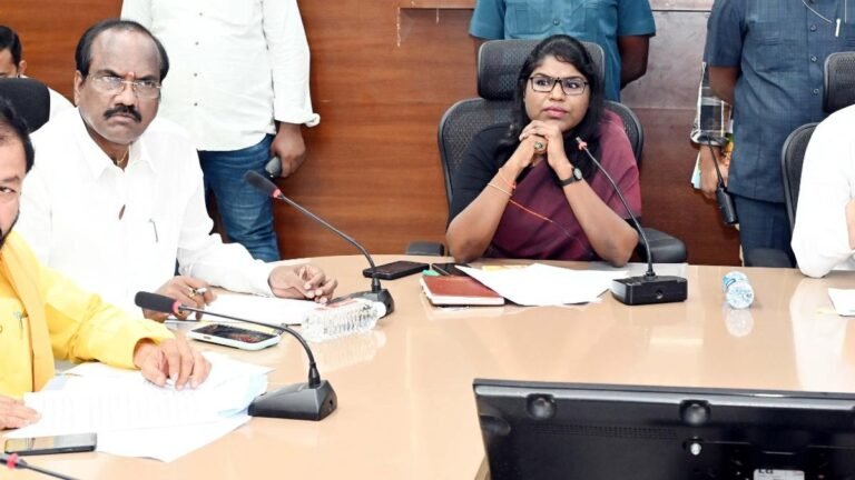 Medical staff must act responsibly to build public confidence: District collector Eluru