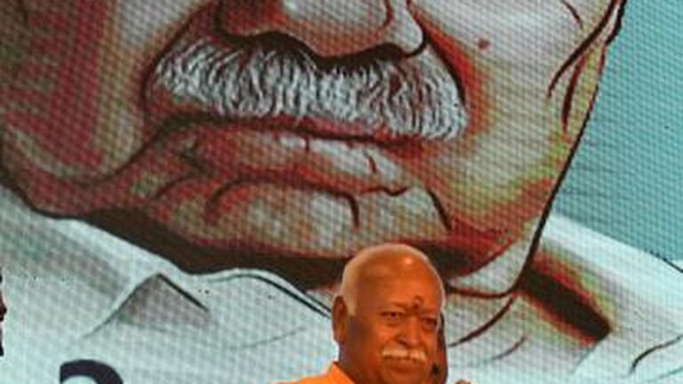 The controversy breaks out in the Maharius after the former-Poliman claims to be asked to pick up Mohan Bhagwat over 2008 Malegaon Blast Case