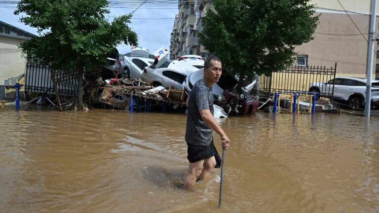 Chinese rains: Beijing warns residents to avoid going out after dozens die during the floods | So far the 8 best updates Tech Word News