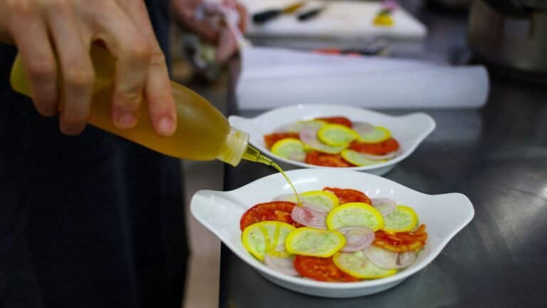 Mumbai Cook may have earned 2 lakh per month: debate about Netizens “18k for 30 minutes?” | Tech Word News