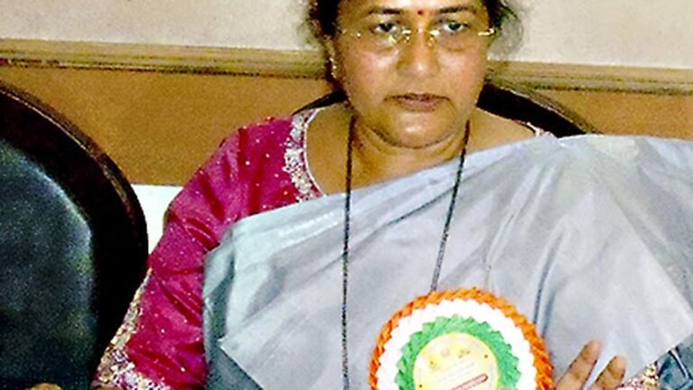 SHASHIKALA JOLLE to write to the center, Fadnavis for canceling an elephant converting order