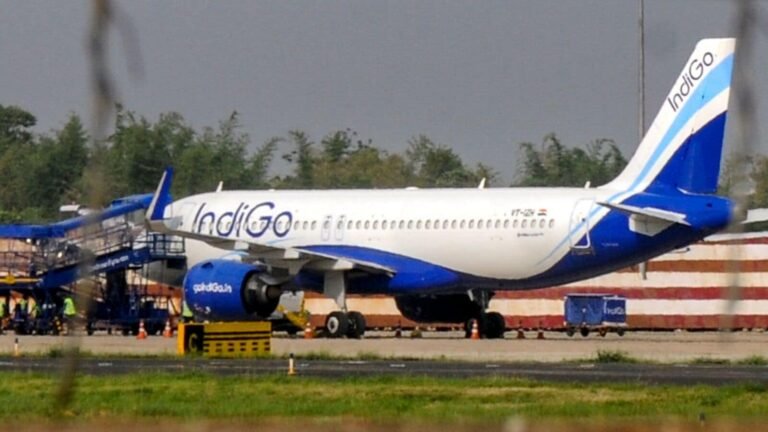 Indigo banned a leaflet that slapped a co-traveler who panic attack in the middle of the flight Tech Word News