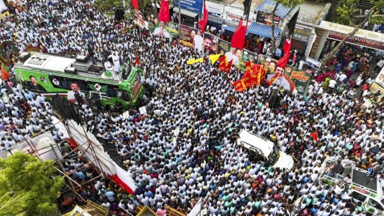 Pianiswami promises to protect traditional fishermen, organizes meetings with weavers