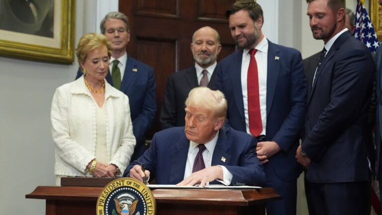 Donald Trump signs an executive order that stores up to 41% of import tariffs; India, Canada, Tai -wan, South Africa hit hard | Tech Word News