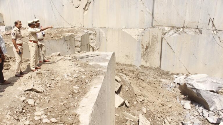 Six ODISha workers killed themselves in the collapse of the rock collapse in Granite Quarry in the AP Bapatla district