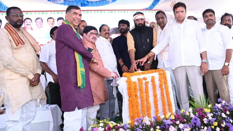Uttam Kumar Reddy inaugurates the Ramagundamski irrigation scheme of the elevator, promises to fight teeth and nail against the Banakacherla project