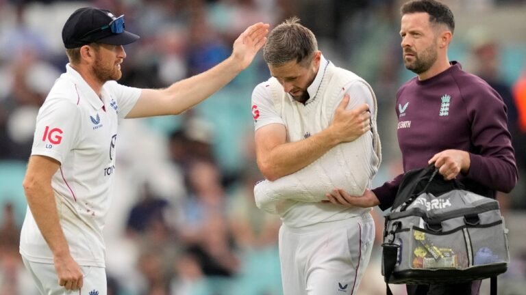 Doesn’t look good: England sweat on Chris Woakes injury in oval test