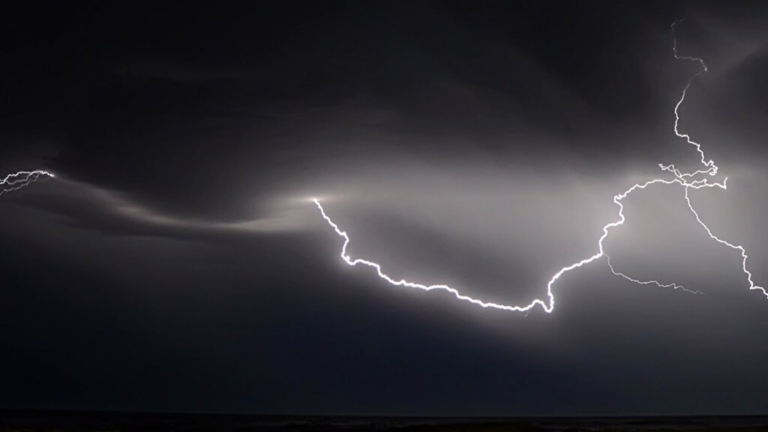For Central Oregon, a serious warning of the storm! Power outages today news