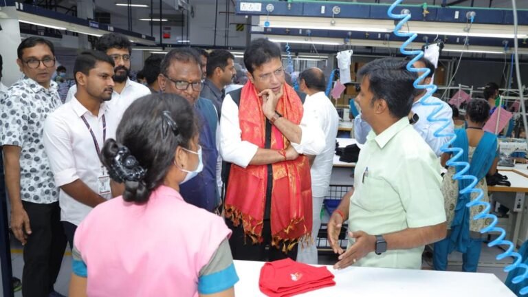 Textile policy on cards says Minister Telangana Woos Tn.