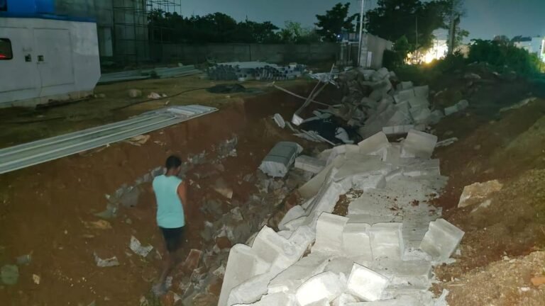 One killed, four injured in the collapse of the wall on the Vattinagulapally construction site