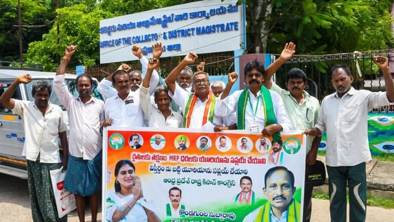 Head of Kisan Congress claims that the artificial deficiency of urea in the district of Prakasam