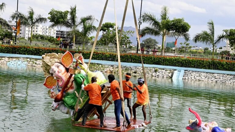 Thousands of idols ganesh submerged on the fifth day in Tirupati