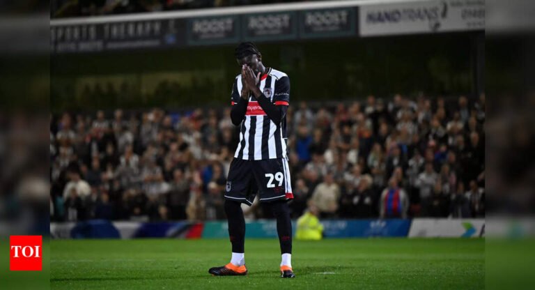 Grimsby punished for standing by an unfit player against Manchester United; Will they be excluded? | Football News – The Tech Word News