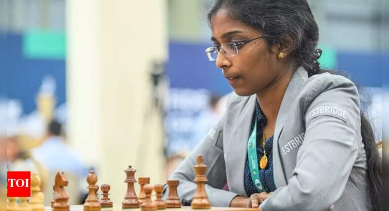 Fide Grand Swiss: Indian GM R Vaisali back in common lead; Brother R Pragggnanandhaa loses Hans Niemann | Chess News – The Tech Word News
