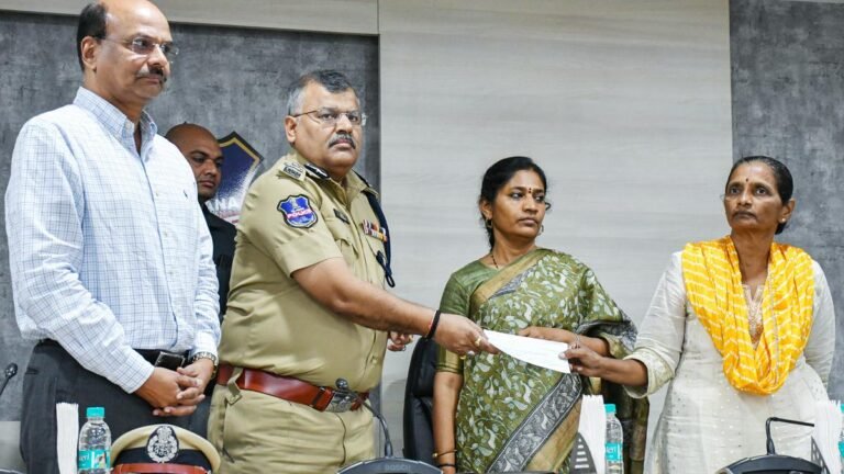 Sujatha gives up the main failure to the Maoist movement, says Bastar Ig