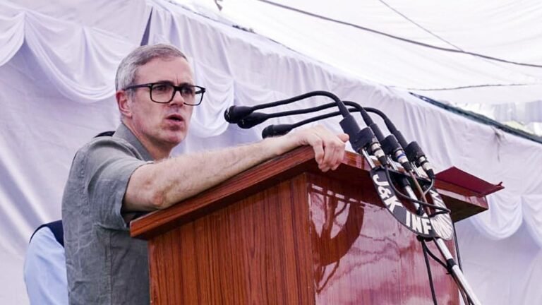 Omar Abdullah prevents Congress and accuses BJP of accusing others of his failure over the protest of the light-layak