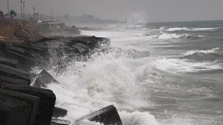 Until October 3, there are not many rainfall activities in AP until October 3