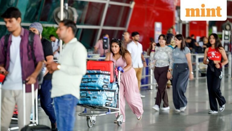 Airfares for US Spike in the middle of visa H-1B confusion | Tech Word News