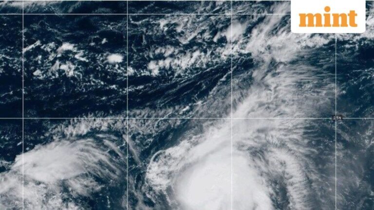 Hurricane Humberto and Imelda appear over the Bahamas, Bermuda with strong wind and heavy rain Tech Word News