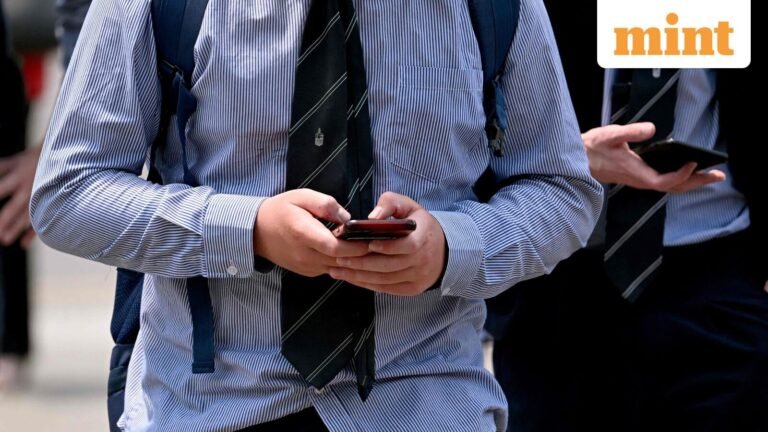 Australia to expand the ban on social media for up to 16 years: WhatsApp, Twitch, Pinterest could be limited-what we know | Tech Word News