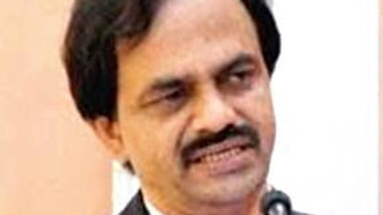 The Collector of the Forvananthapuram M. Nandakumar will die