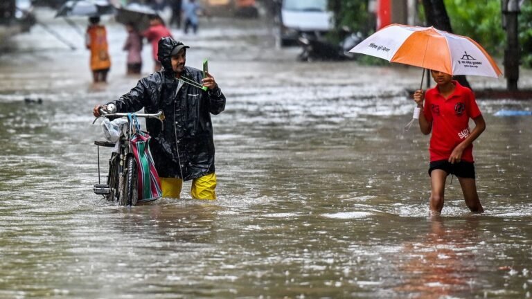 The weather today Live updates: Gurogram irrigated, flood waters enter Delhi houses; More anticipated rain Tech Word News