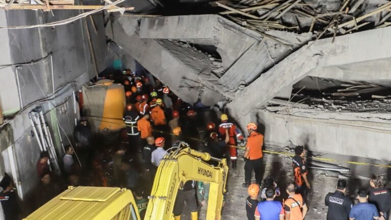 65 feared imprisoned, at least 1 dead in the Indonesian school building collapse Tech Word News