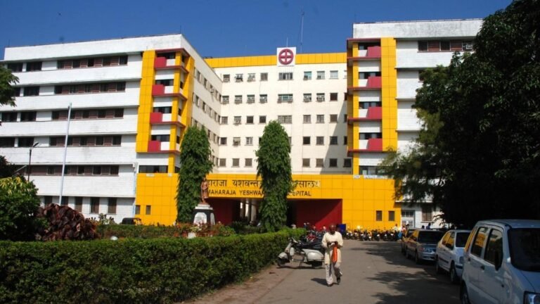 One of two infants bitten rats in Indore Hospital Dies of Pneumonia, officials suspended when the congress attacks the government