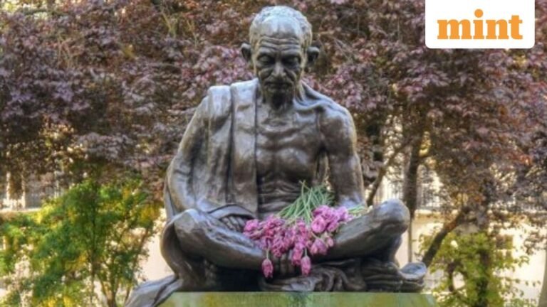The iconic statue of Mahatmy Gandhi vandalized in London, India calls it a “violent attack on nonviolence” | Tech Word News