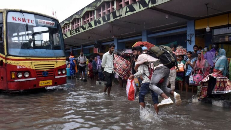 School holiday today in Kerala Thiruvananthapurama due to heavy rain Tech Word News
