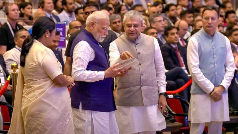 Semicon India 2025: Union IT Minister represents Vikram 32 -bit PM modim chip, first Indian fully indigenous microchip | Tech Word News