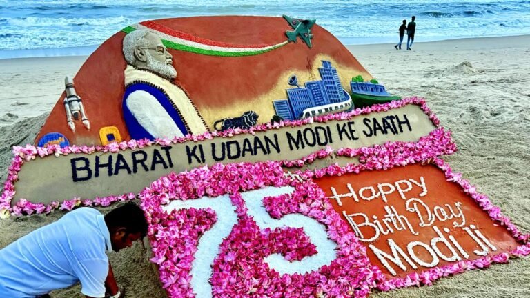 President Murmu greets PM Modi for his birthday, he says he instilled culture to achieve great goals