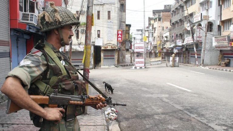 Head officers of the army visit the valley of J&K Chenab to see the operational readiness