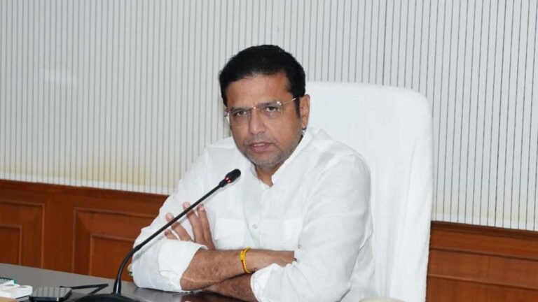 US H-1B VISA Feal Hike: Telangana will be the worst, says IT ministers
