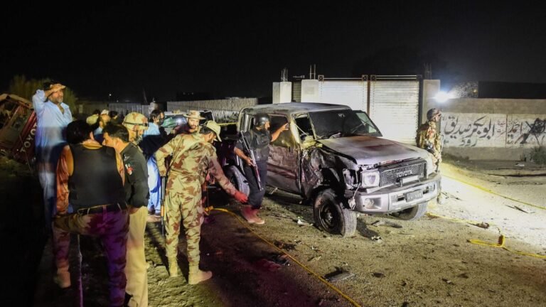 At least 25 killed in Pakistan because a suicide bomber focuses on the political assembly Tech Word News