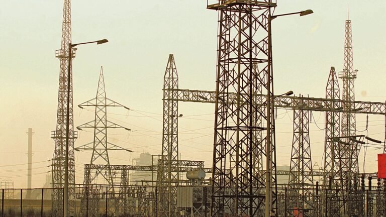 Power Finance aims to increase 10,000 GBP CR through public bonds because lending banks slows down
