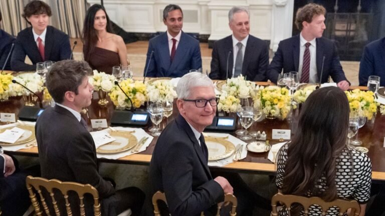 Apple Ceo Tim Cook’s Constant ‘Thank you’ at the White House for dinner Flak; Netizens call “Sycophance cooked” | Watch | Tech Word News