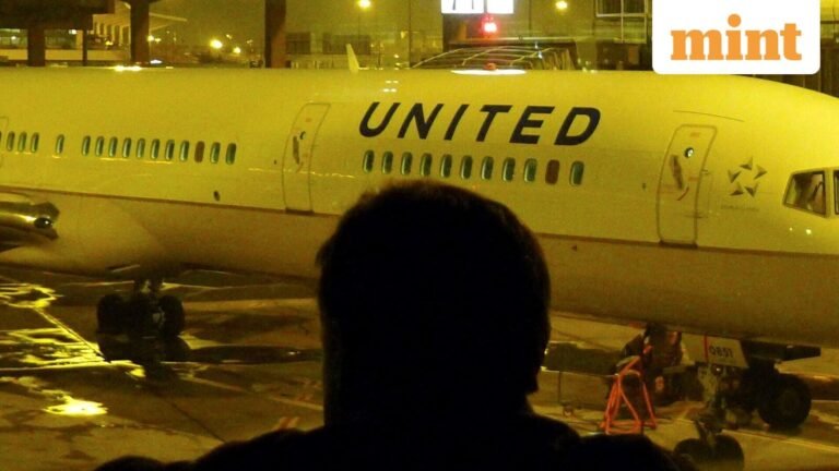 United Airlines briefly lays flights through us and Canada due to technical defect | Tech Word News