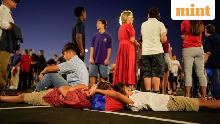 Charlie Kirk Memorial Service: Trump, Vance leads to tens of thousands in Arizona | Tech Word News