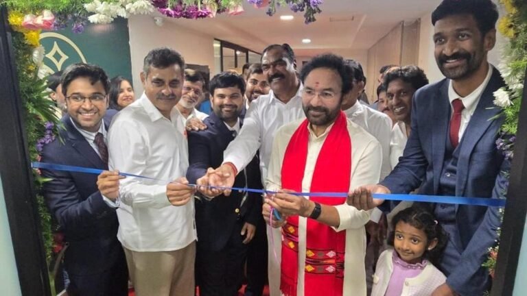 The clinic opens in conjunction to satisfy the needs of the corridor health care