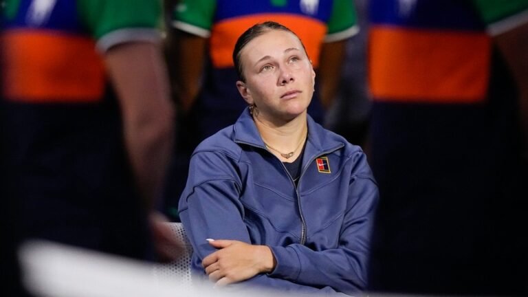 Watch: Amanda Anisimova, unbearable, breaks down after the final heart