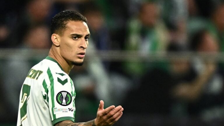 Antony Seals permanently move to real Betis after forgetting the magic of Manchester United