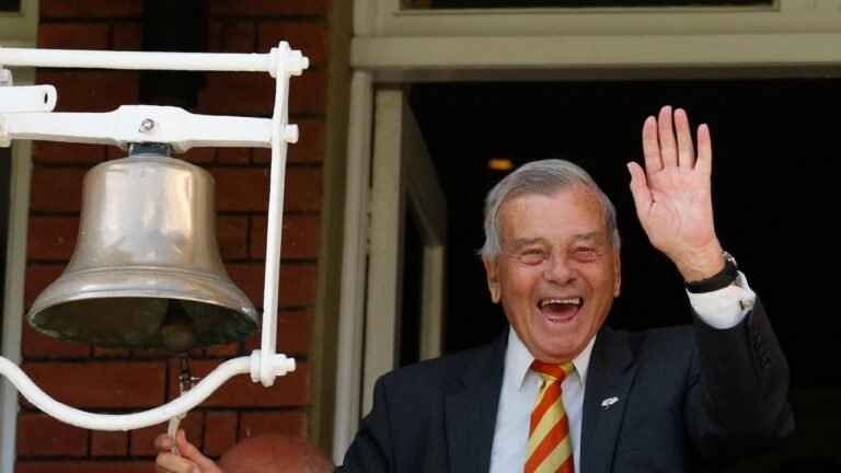 Legendary referee Dickie Bird, who stood in the World Cup final of 1983, will die of 92