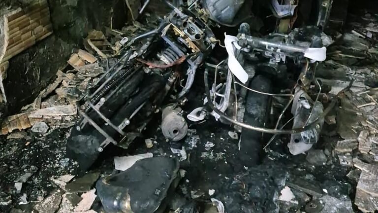Six injured in a random fire in a house in Electronics City