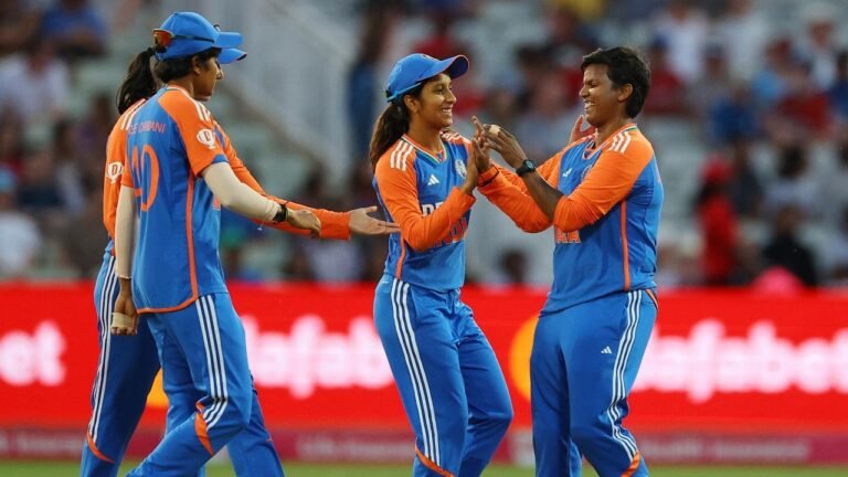 England Hand India by 153 runs at the warming race at the World Championship in Bengalur