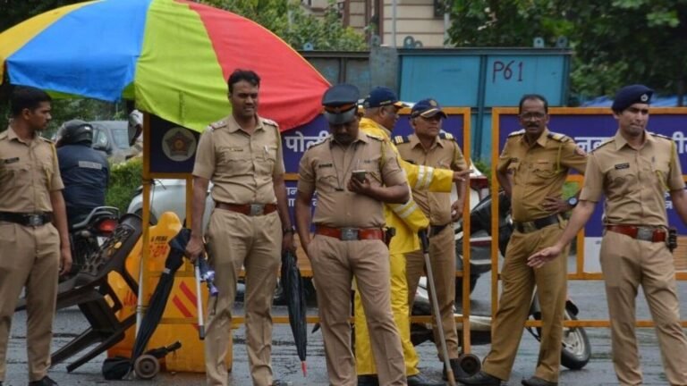 Police in Mumbai will be arrested by Ashwin Kumar Supra from Noida above the Ganesh Visarjan bomb | Tech Word News